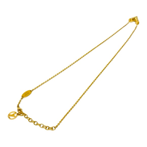 Louis Vuitton Essential V Pendant Necklace - Picture 9 of 12